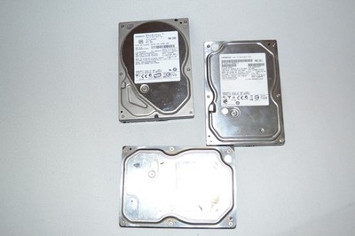 Toshiba  500GB,Intern,7200RPM + 2 x Hitachi 500GB  3x 500GB