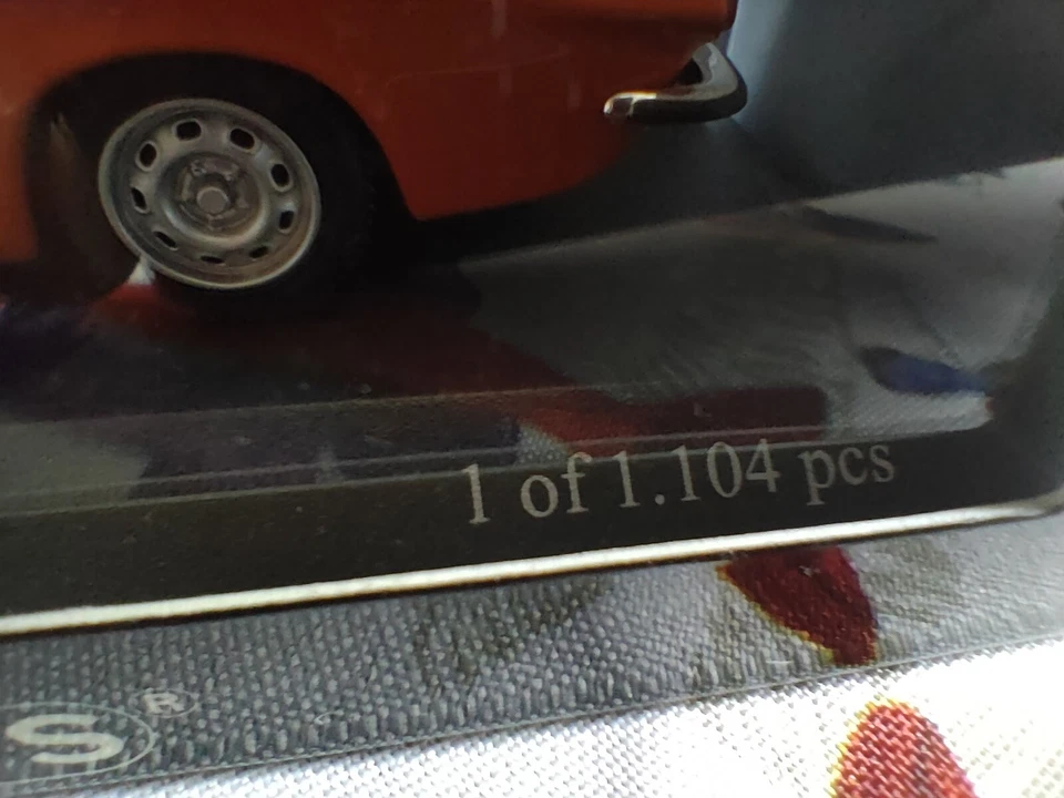 MINICHAMPS VOLVO P1800 ES 1971 ARANCIO SCALA 1:43 REF.430171617 - Immagine 2 di 4