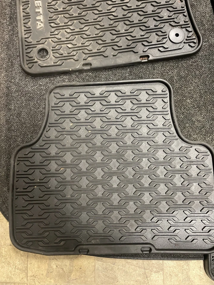 Alfombrillas originales de fábrica originales para todo tipo de clima Volkswagen Jetta 2019-2025 4 piezas + carga Foto 4 de 4