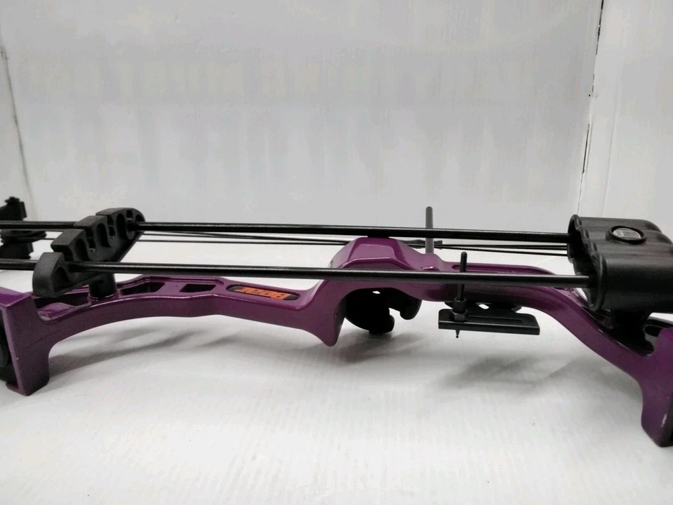 Bear Brave Youth Compound Bow Archery Target Hunting - Image 3 of 4