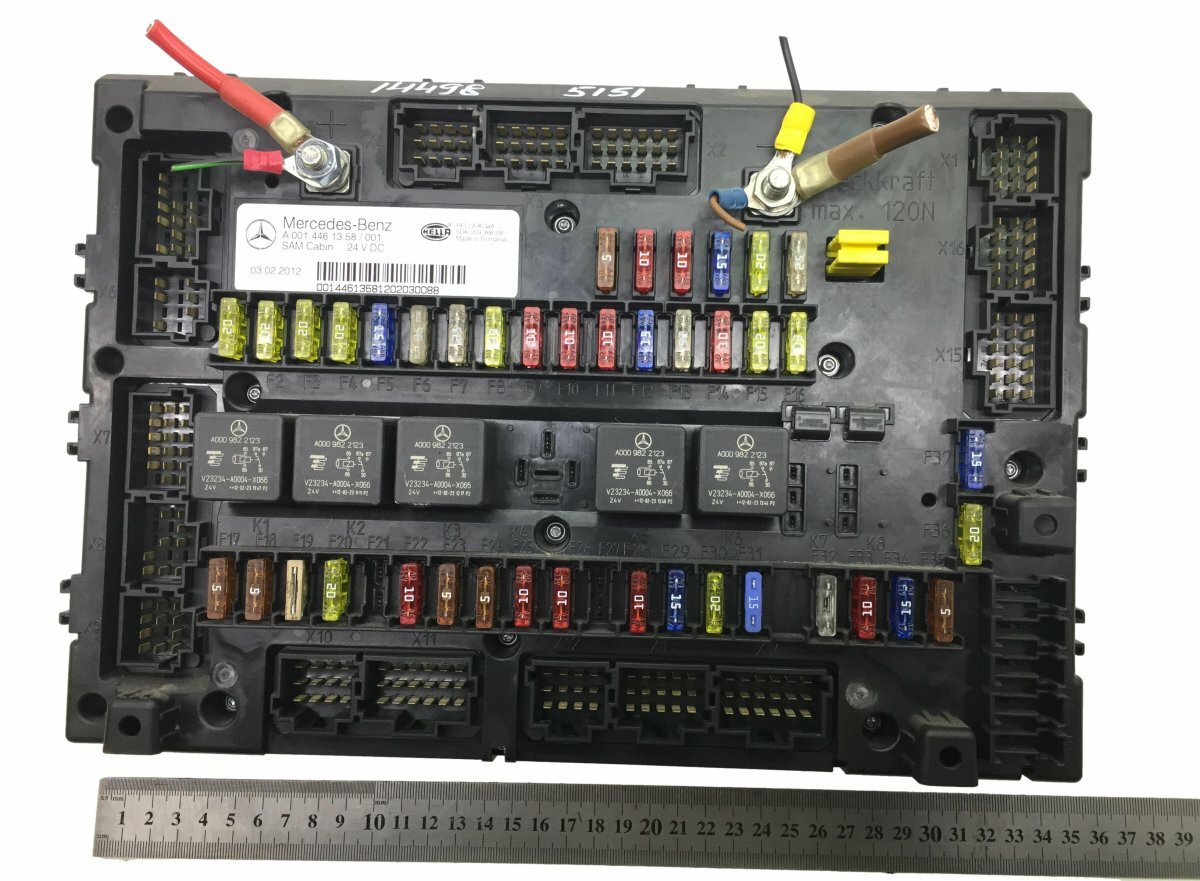 Mercedes-Benz 非売品　セット 5DK009366-09 A0014461358 Fuse Box For MERCEDES-BENZ Actros