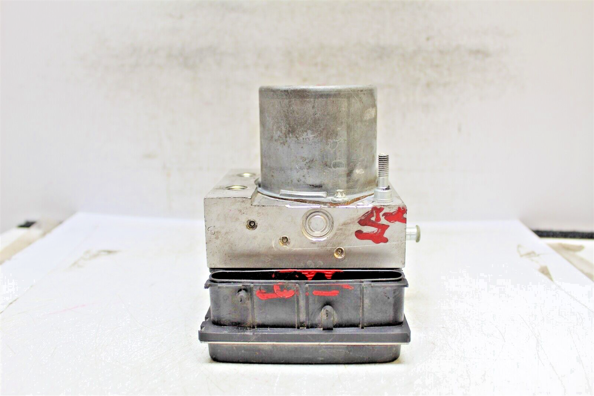 445400T012 Toyota Venza 2011-12 ABS Antilock Brake Pump Control