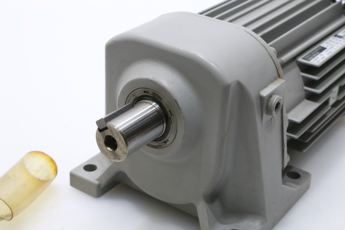 HITACHI used CA24-040-20 3Phase Gear Motor 400W 20:1 MOT-I