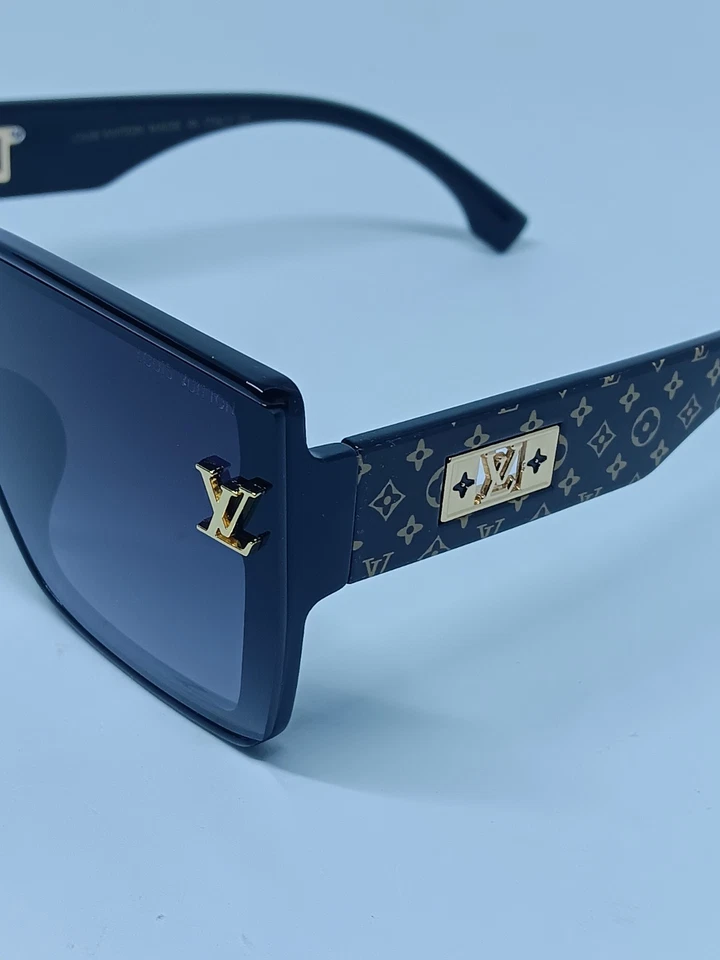 LOUIS VUITTON Oversized Square Luxury Black/Brown Sunglasses - Image 2 of 4