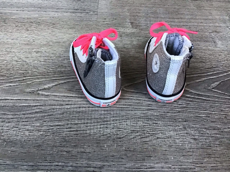 Tênis Converse Hi Top Prata e Rosa Quente Meninas Criança Tamanho 5 Zíper 750600 - Imagem 3 de 4