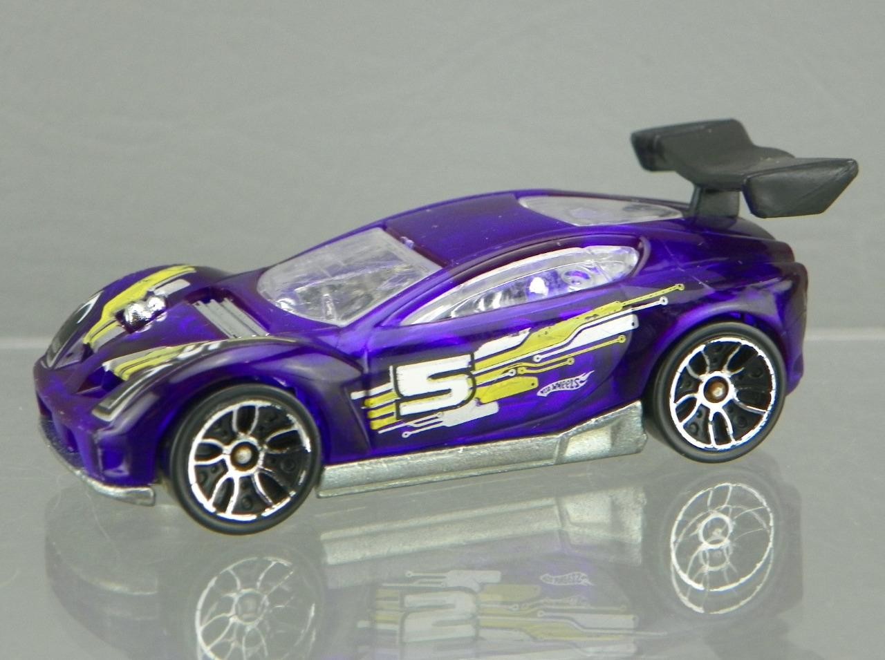 Hot Wheels 2011 HW Video Game Heroes #239 Trans Purple SYNKRO Racer Car 17/22