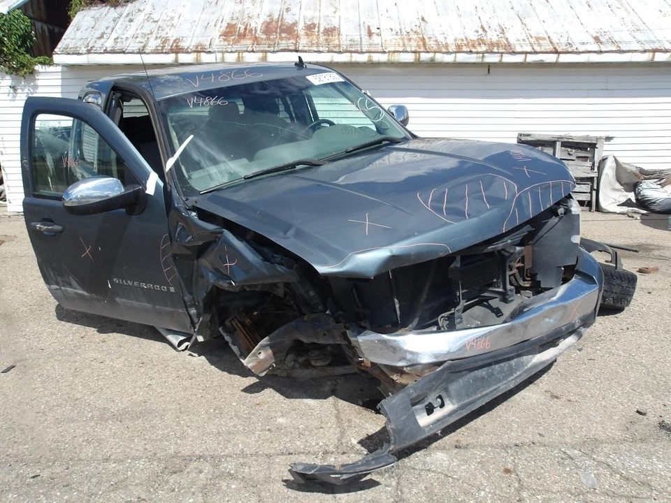 Brazo de control superior superior delantero izquierdo usado se adapta a: Chevrolet Silverado 150 2008 Foto 2 de 4