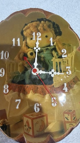 Lotto 2 orologi vintage non funzionanti finitura resina ottime condizioni vedi foto - Foto 9 di 10