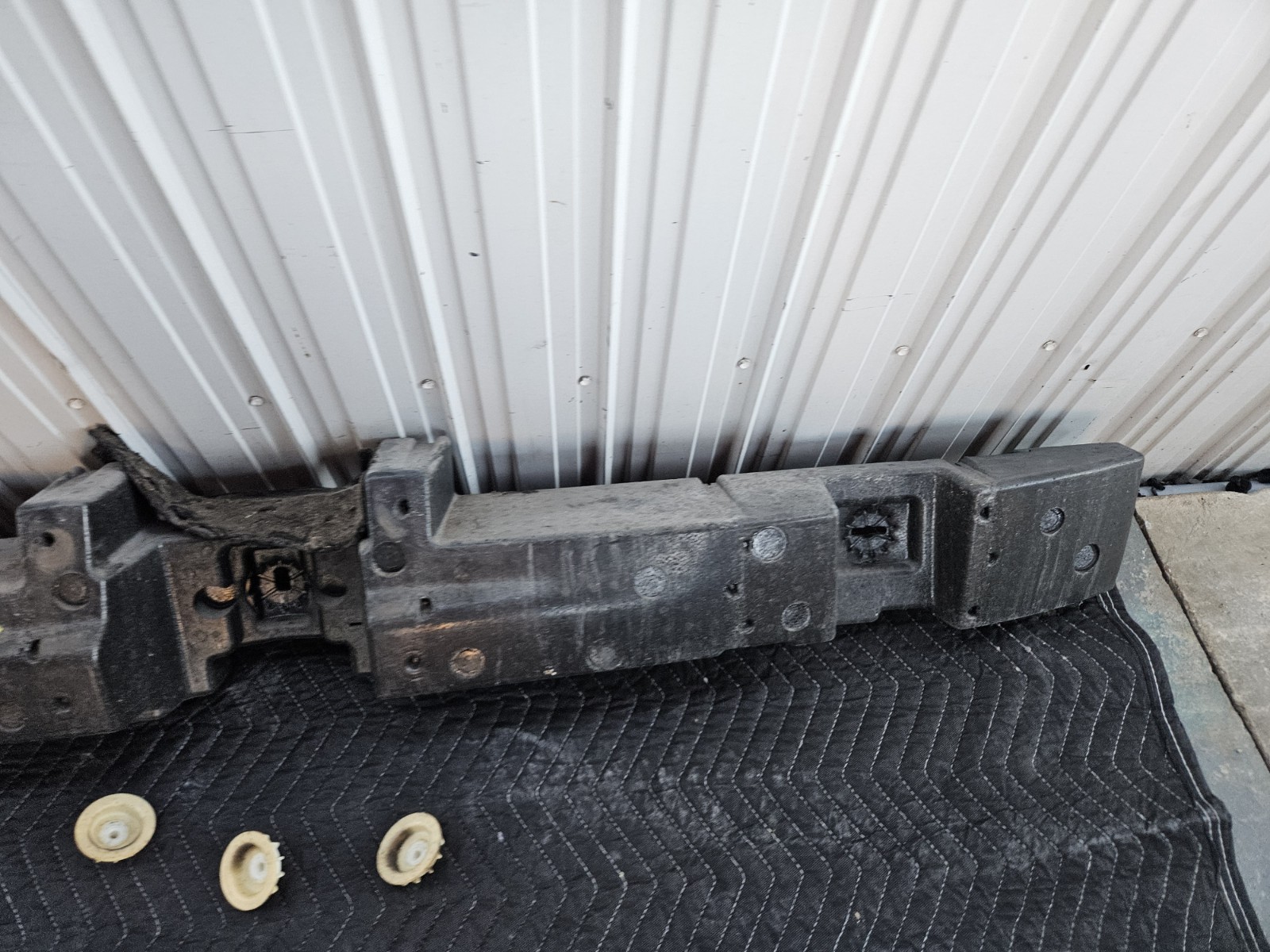 05-13 CHEVROLET CORVETTE C6 REAR BUMPER FASCIA ENERGY FOAM IMPACT ABSORBER OEM