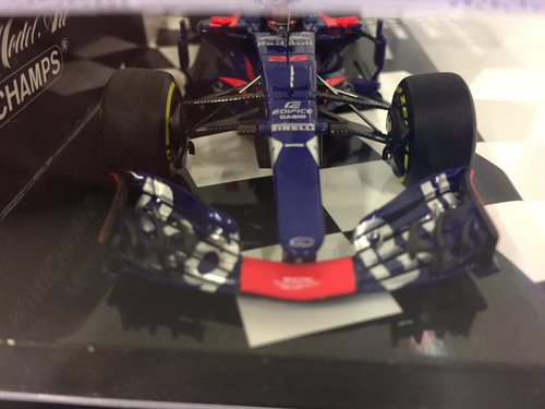 Minichamps 417170026 D Kvyat Scuderia Toro Rosso STR12 China 2017 - Picture 5 of 7