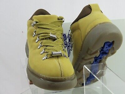 NIB BURBERRY TREK BEIGE NUBUCK LEATHER LACE HIKING BOOTS NIB BURBERRY TREK BEIGE NUBUCK LEATHER LACE HIKING BOOTS