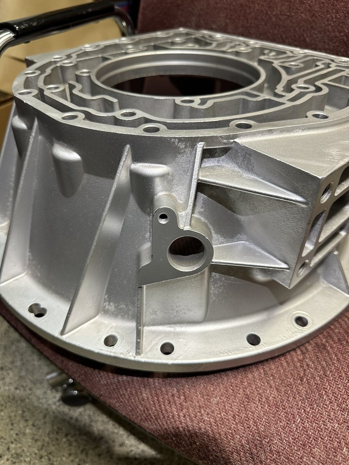 ALLISON GM CHEVY 1000 2000 2400 TRANS BELLHOUSING CAST 29536810 SAE 3