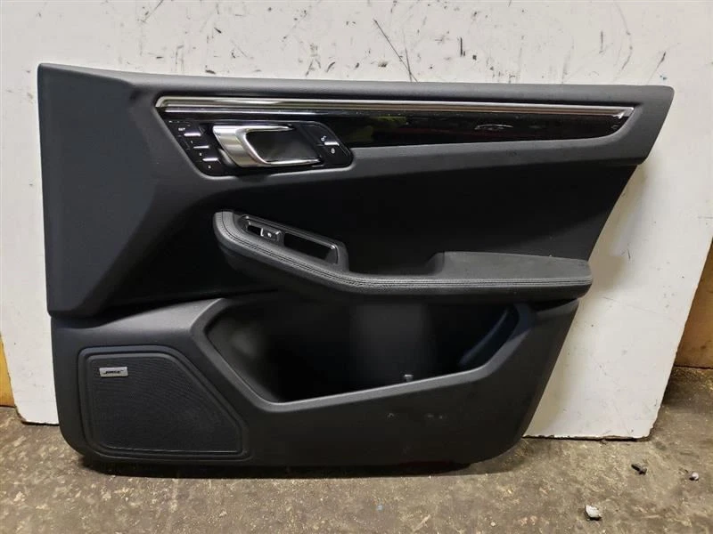 2015 2016 2017 2018 2019 2020 Porsche Macan right front door trim panel Foto 2 de 4