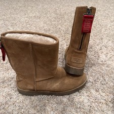 UGG Classic Short Rear Zip Shearling Lined Boots 1122672 Chestnut Women s Sz 8
