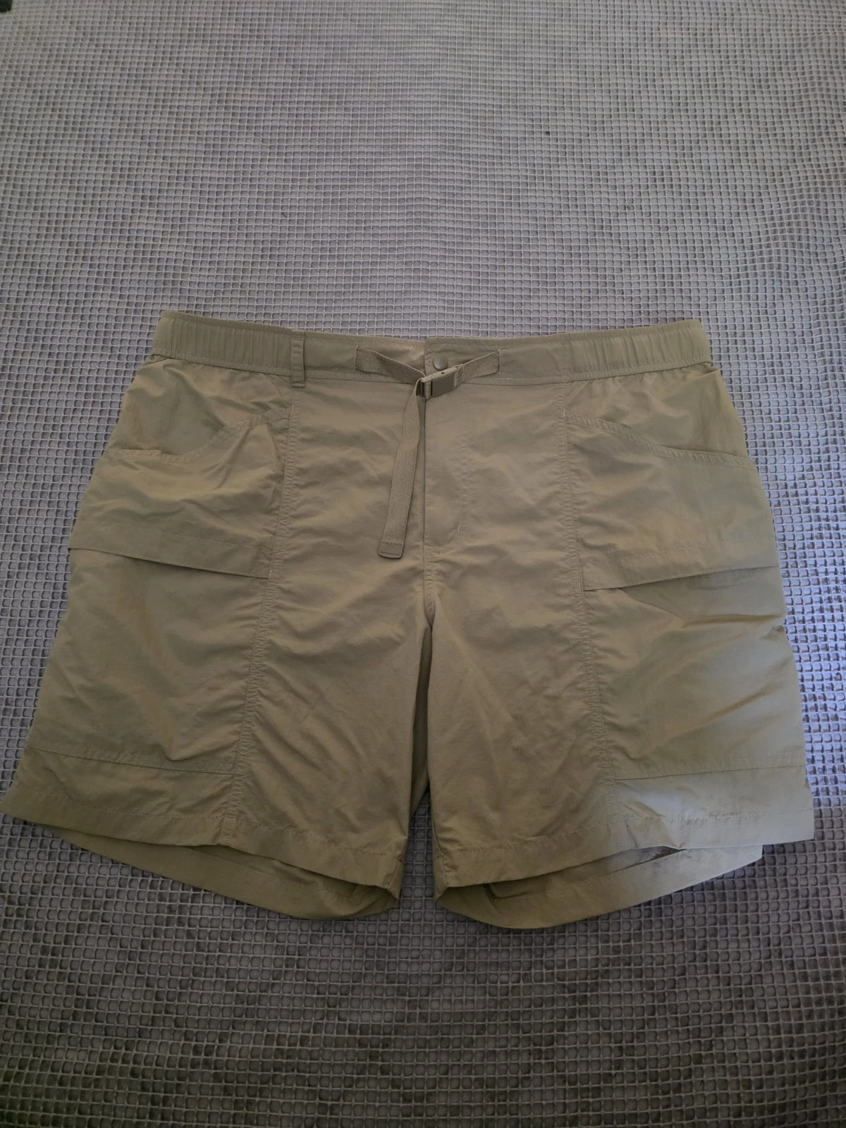 Eddie Bauer Men Flat Front Active Out Door Wear Shorts XXL Green