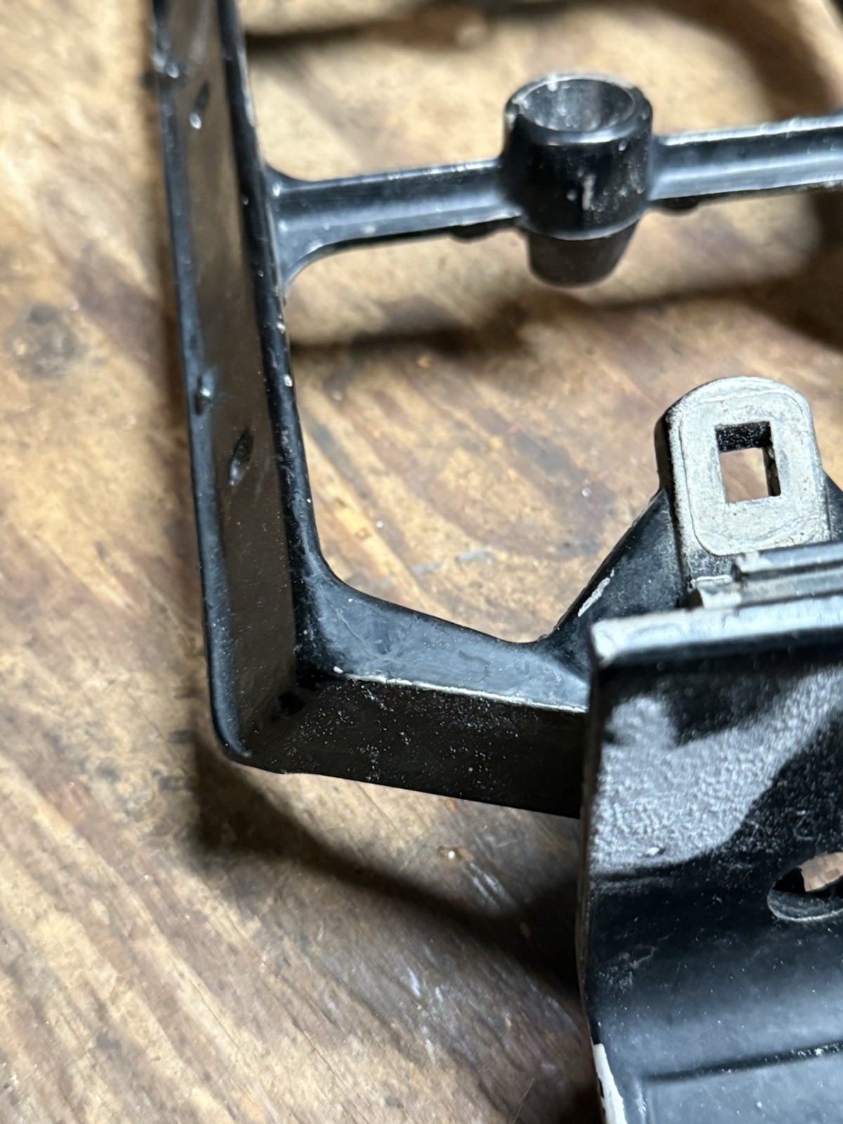 Mercury 74211 74510A2 69555 Rear Cowling Support Bracket 70hp 65hp 650 50hp 3cyl