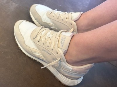 Reebok Classic Nylon Women s Sneaker Running Shoe Athletic Beige Ivory  Sz 10