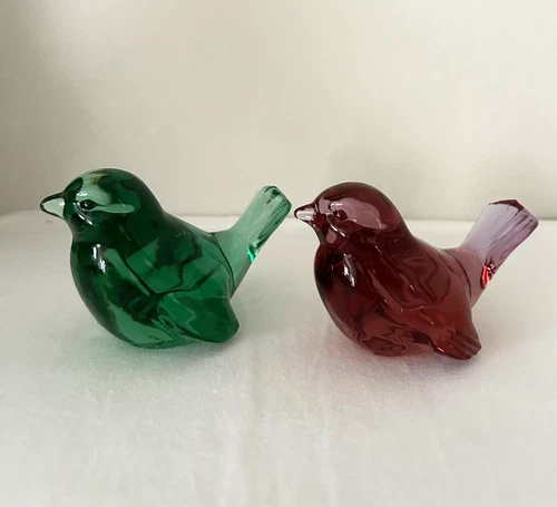 2 Vintage Signed Fenton Art Glass Bird Figurines Green Cranberry