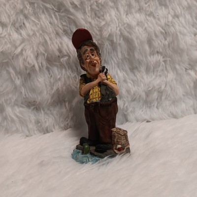 1999 Vtg Russ Berrie 'Gone Fishin'' Figurine by Doug Harris Classic Angler (Y139