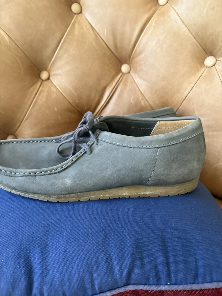 Clarks Wallabee 16050 Hombre Cuero Gris Talla 11.5. Ligeramente usado Foto 3 de 4