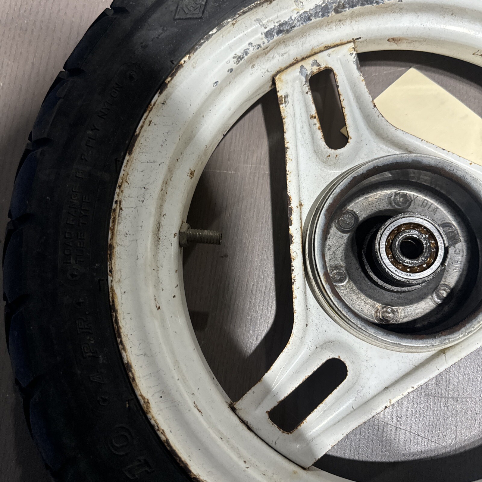 1988-1991 Yamaha Jog CG50 Front Wheel with tire White