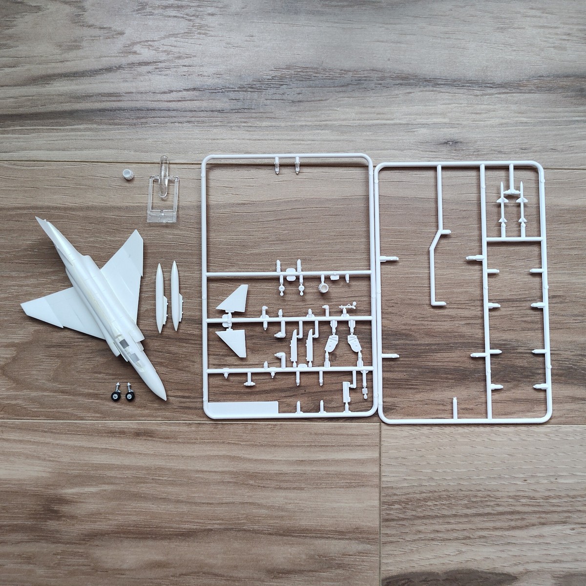 LS No. A117 McDonnell Douglas F-4E Phantom II 1:144 Scale Model