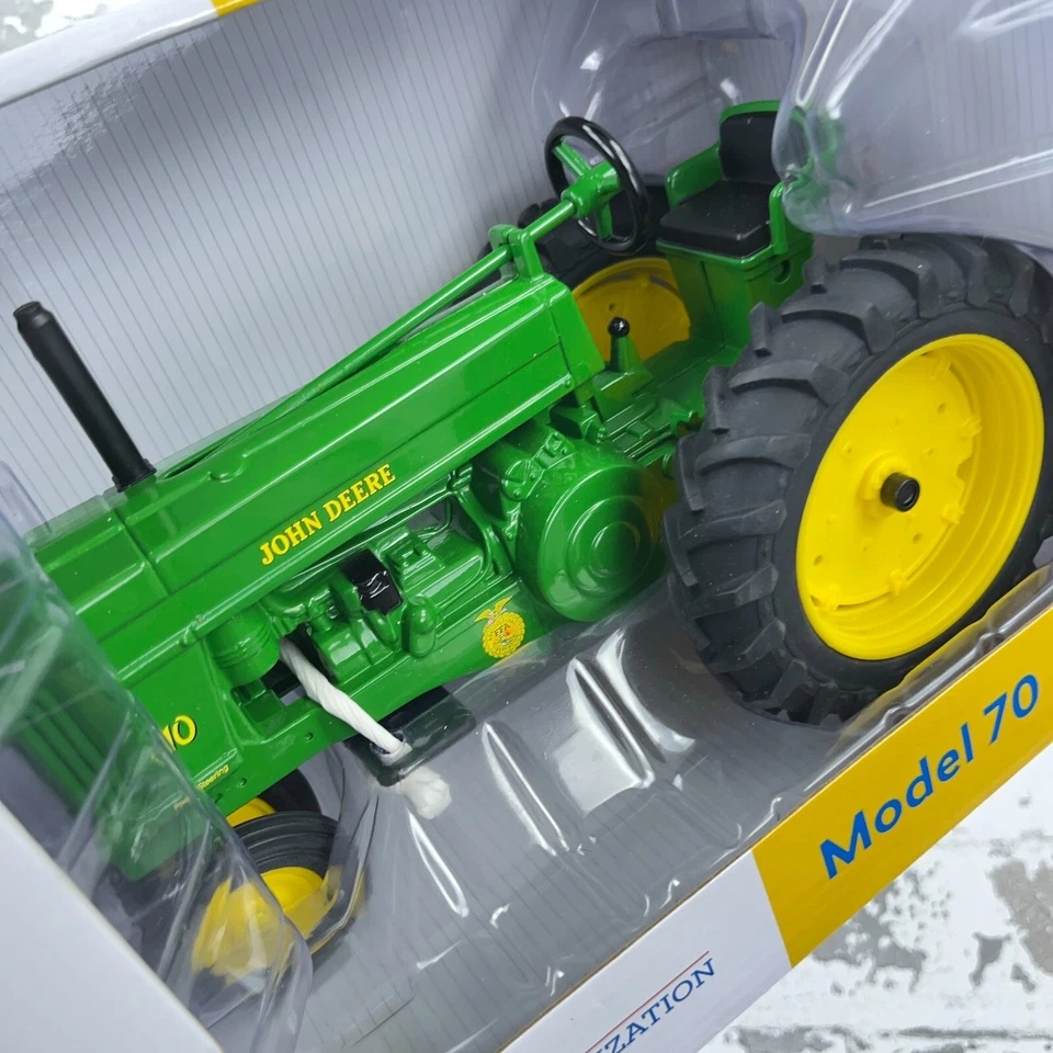 Tractor John Deere modelo 70 logotipo FFA juguete Ertl #45737 JD 2021 metal fundido a presión Foto 2 de 4