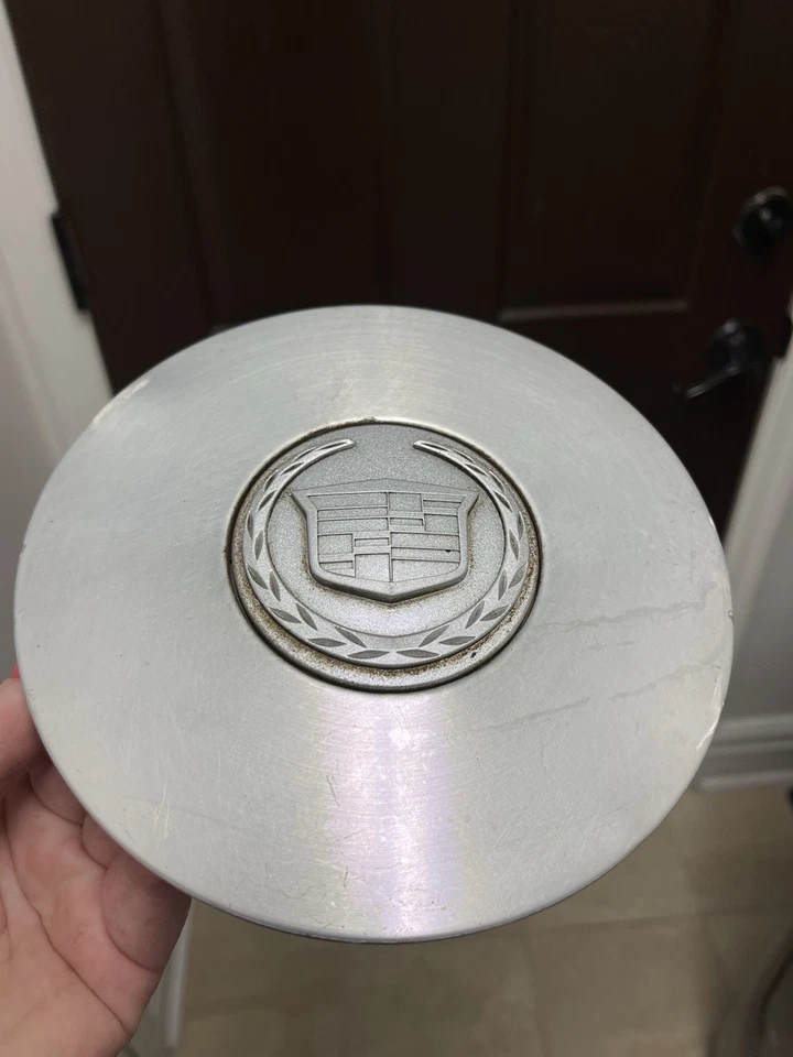 Оригинальный центральный колпак колеса для Cadillac Deville 2006-11 Cadillac DTS 9594600 2000-2005 годов выпуска - Изображение 3 из 4