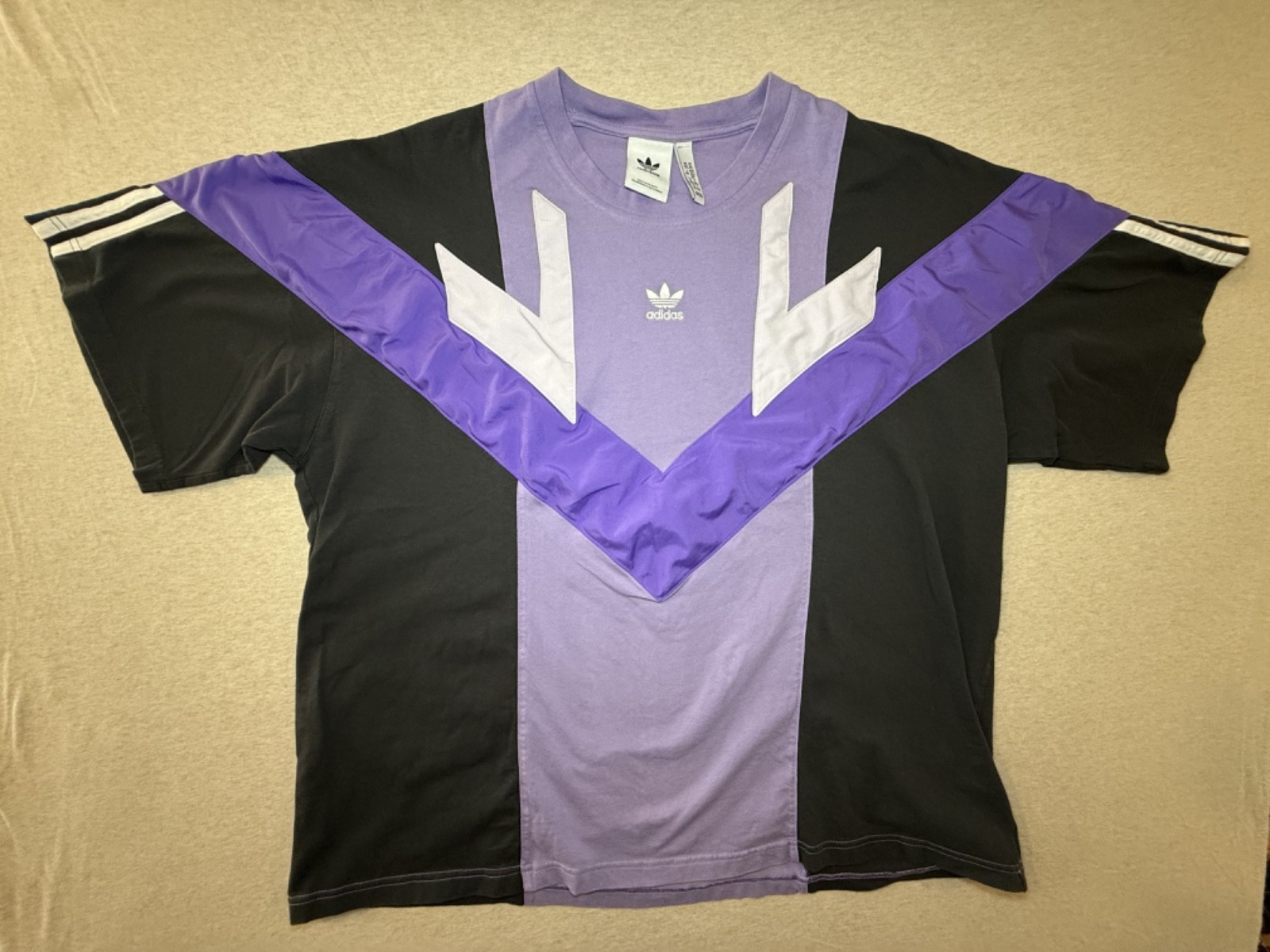 Adidas. size 2XL. Purple and Black retro style tshirt