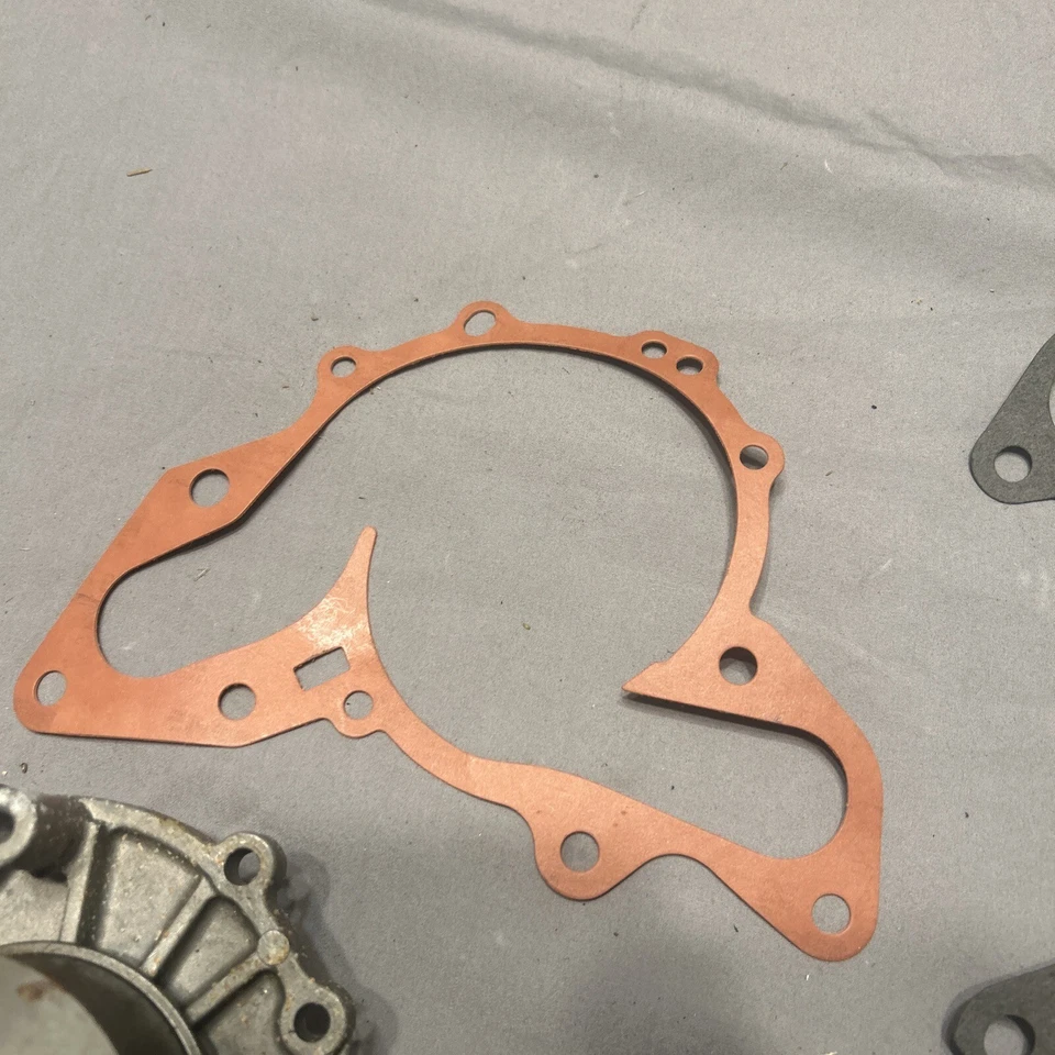 BOMBA DE AGUA MOTOR CARDONE REMAN A1 CON JUNTAS 57-1630 PARA 03-06 KIA SORENTO Foto 4 de 4