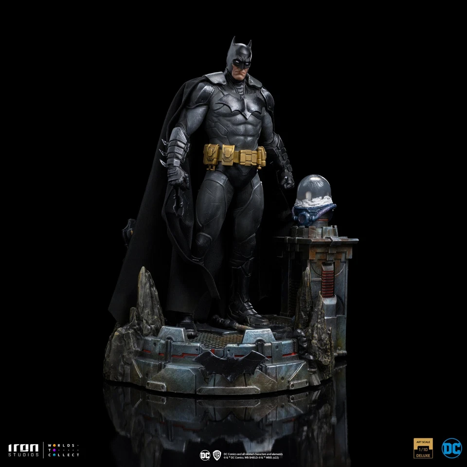 Iron Studios Batman Unleashed Deluxe - DC Comics - Art Scale 1/10 - Image 4 of 4