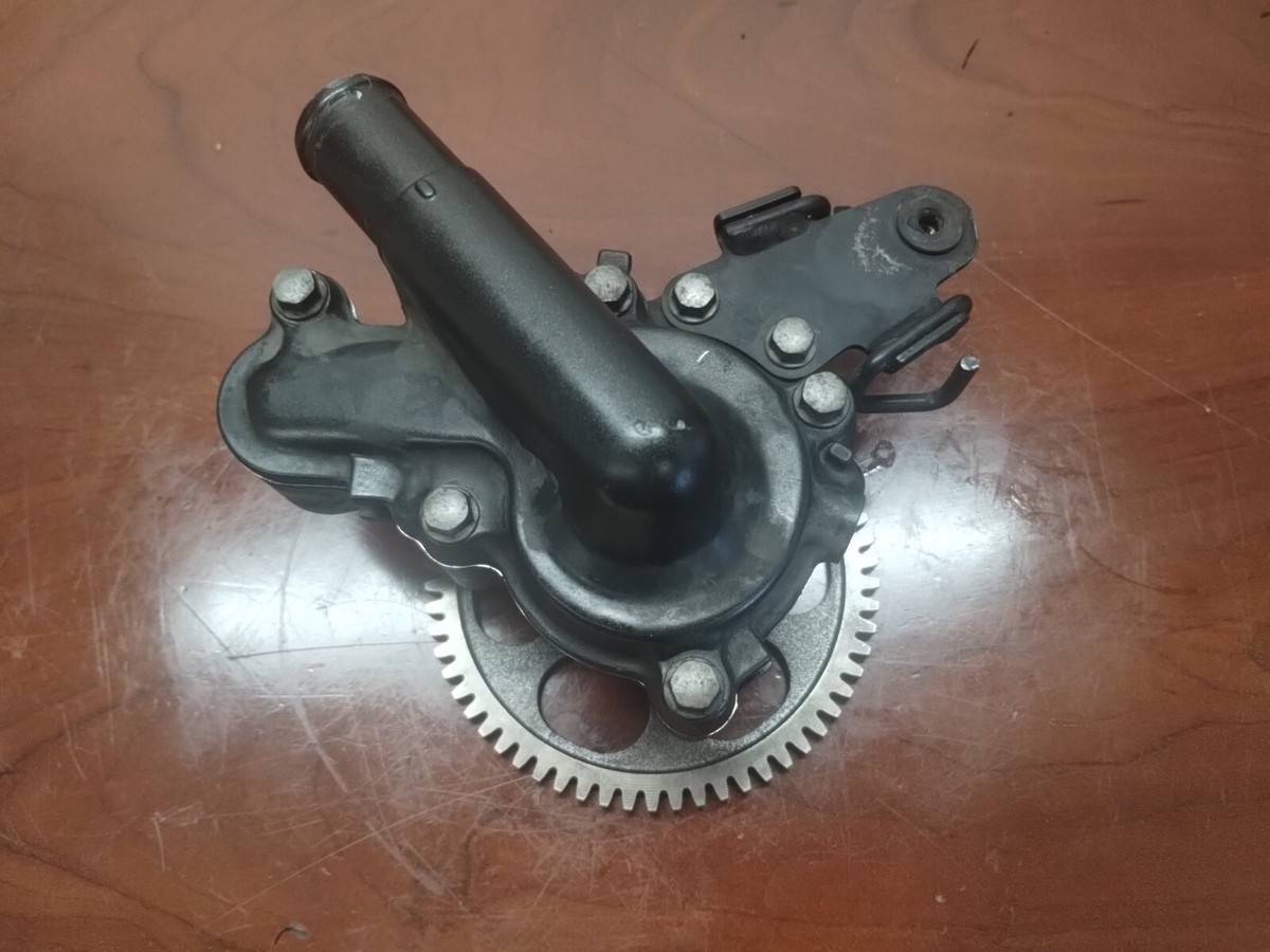 うp 2018-2024 GENUINE KAWASAKI WATER PUMP HOUSING NINJA 400 Z400
