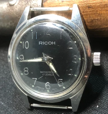 montre militaire ricoh fond noir fonctionne - Photo 1/4