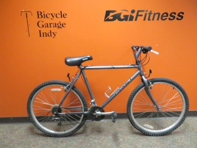 Giant Mountain Bike 26 in Bikes for sale - eBay