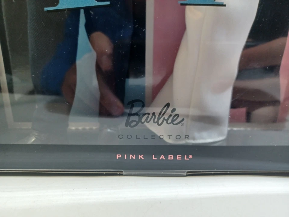 2011 BARBIE "PILLOW TALK" DORIS DAY & ROCK HUDSON PINK LABEL DOLL SET -NOS - Image 4 of 4