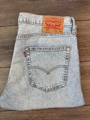 Levi Strauss & Co. Men's Blue Light Wash Denim Jeans Slim Fit 5-Pocket Logo