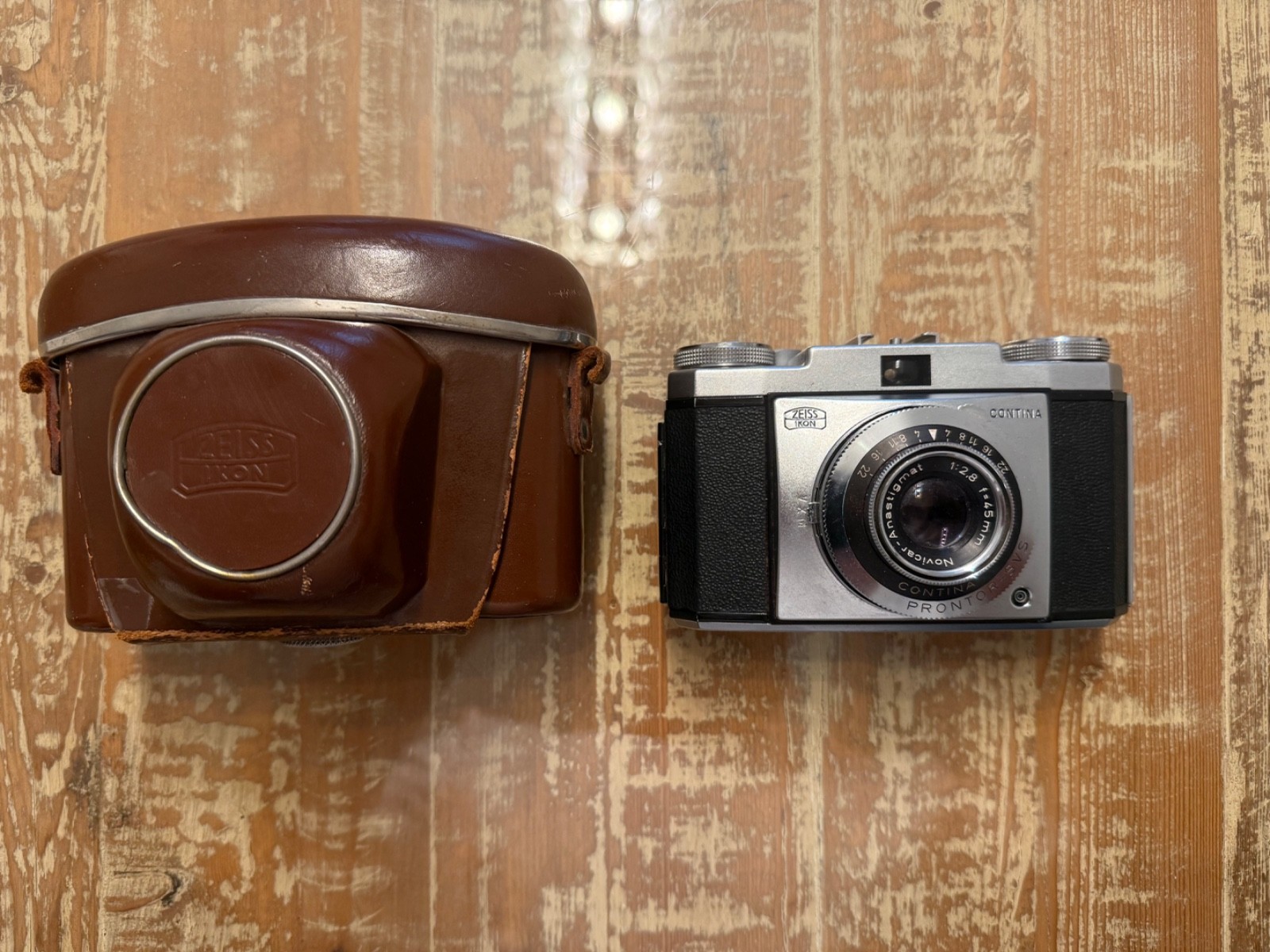 ZEISS IKON CONTNA Analogkamera Novicar-Anastigmat 1:2,8 f=45 mm