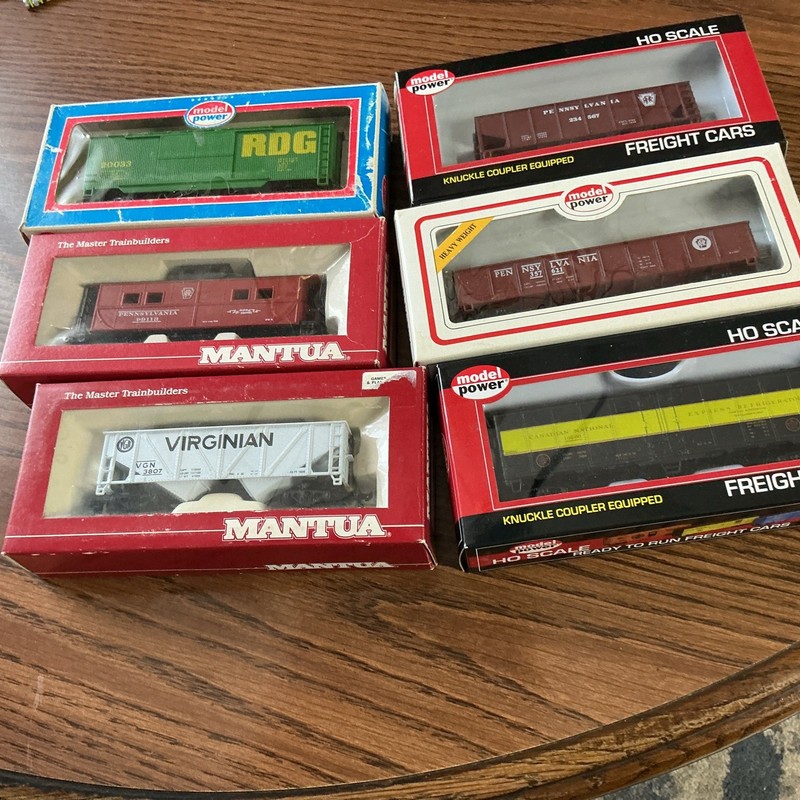 Lot of 6 Vintage HO Scale Train Cars in Original Boxes