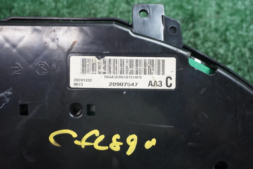 Chevrolet Traverse 2011 2012 velocímetro calibre grupo fabricante de equipos originales 121 k millas 20907547 Foto 3 de 4