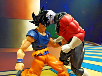 SHF Dragon Ball Z Goku Ultra Instinct  Sign  Event Exclusive Preowned  authentic