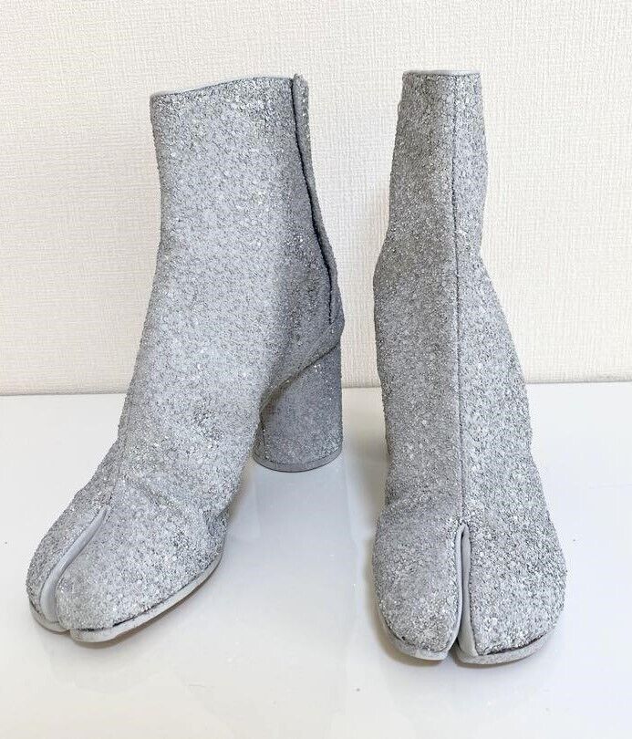 Maison Margiela Tabi Boots 39 Grey & Silver Women authentic Maison Margiela Tabi Boots 39 Grey & Silver Women authentic