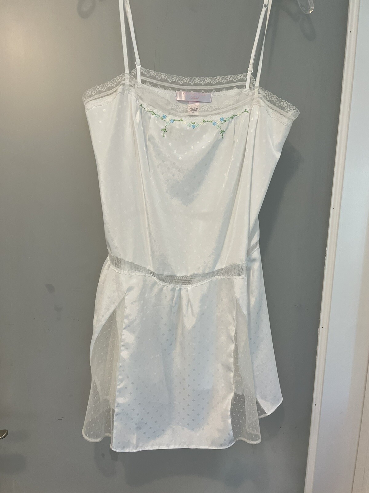RARE VTG VICTORIA'S SECRET ANGELS Silky SATIN Nightgo… Gem