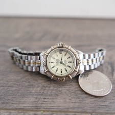 Guess Waterpro Wome's Watch Analog Dial Date 50M Water Resistant Quartz