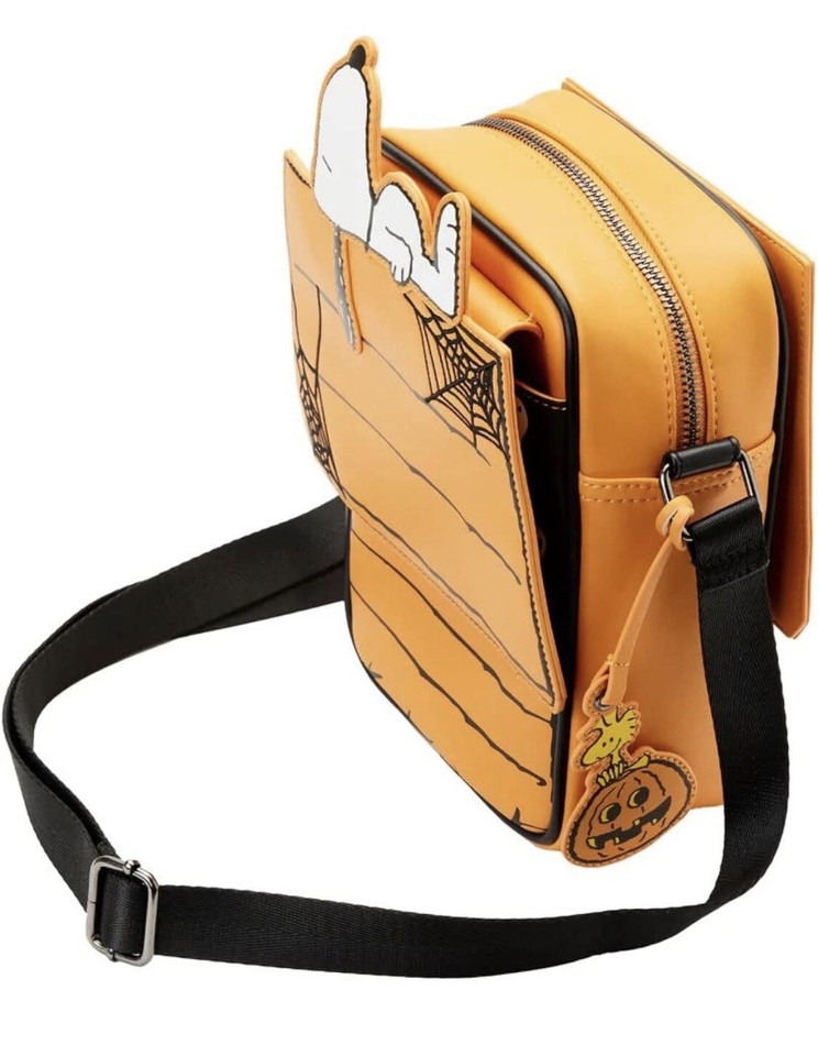 Loungefly Peanuts Great Pumpkin Snoopy Doghouse Crossbody Bag New