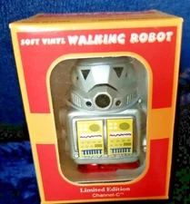 White Knob Wind-up 3" GALAXY WARRIOR Sil/Yel Robot Lmtd Ed NIB~ COSMIC ARTIFACTS