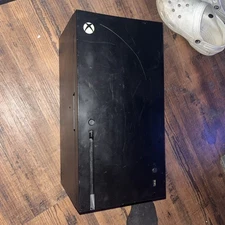 Ukonic Xbox Series X Replica Mini Fridge works and is CLEAN 