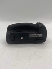 NEEWER MB-D16 Multi Power Battery Grip for Nikon D750 - Black