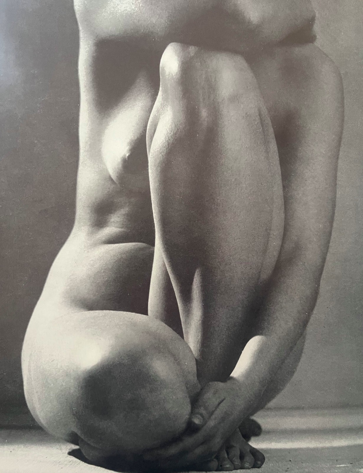 Impresionante estudio desnudo 1956 por Ruth Bernhard 1905-2006