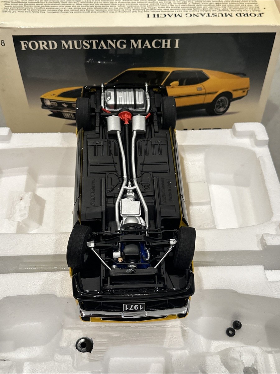 AUTOart MILLENNIUM FORD マスタングマッハ1 AUTOart Millennium, Ford Mustang Mach I, Yellow, 1:18 Scale