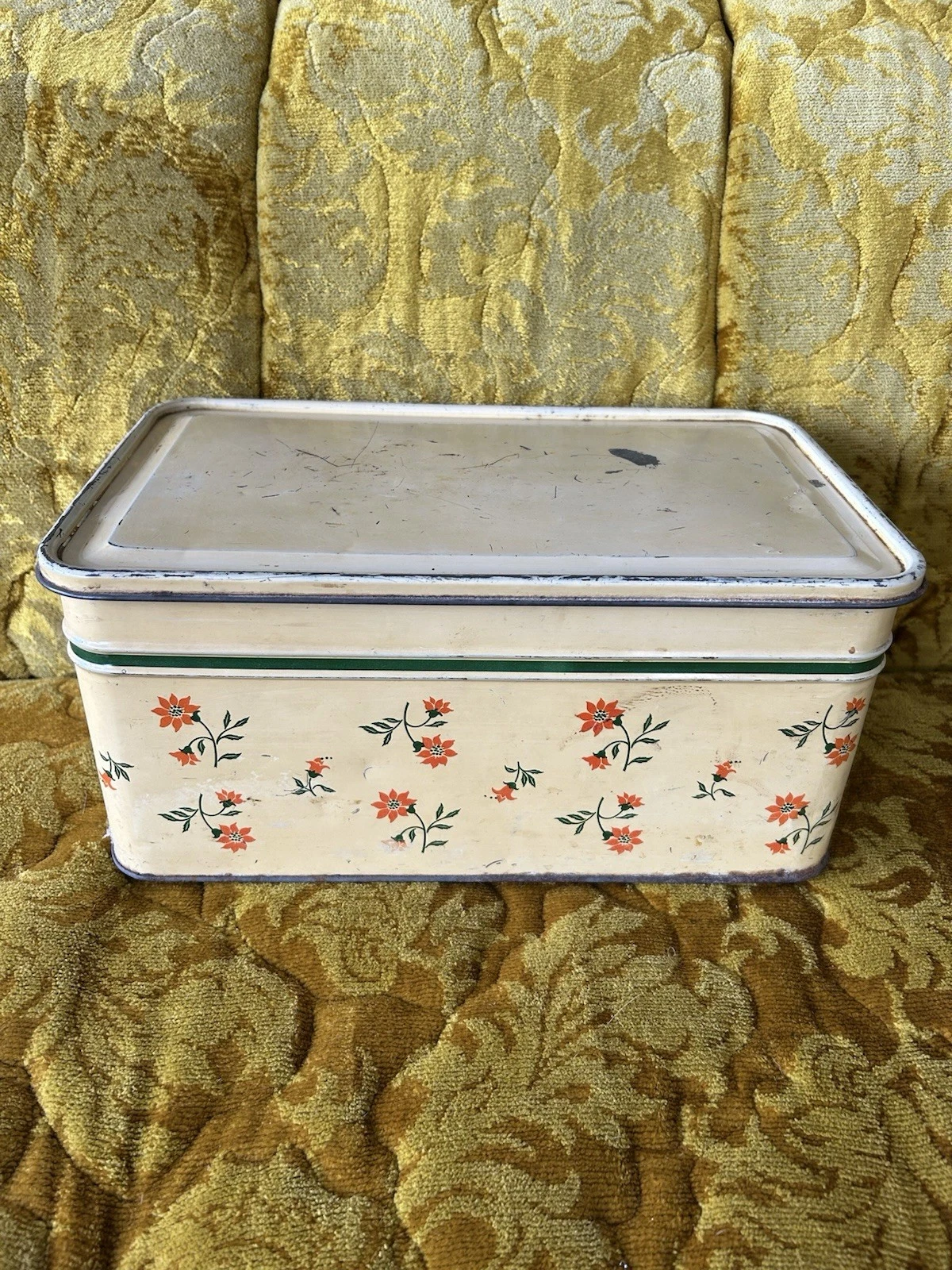 Vintage Mid Century Decoware Metal Bread Box Floral Keeper Lid Storage
Opens in a new window or tab